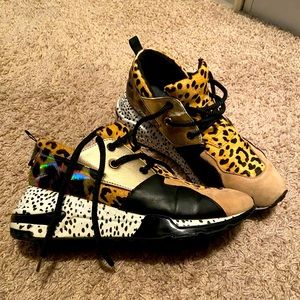 Steve Madden’s Size 10 - Cliff Animal print